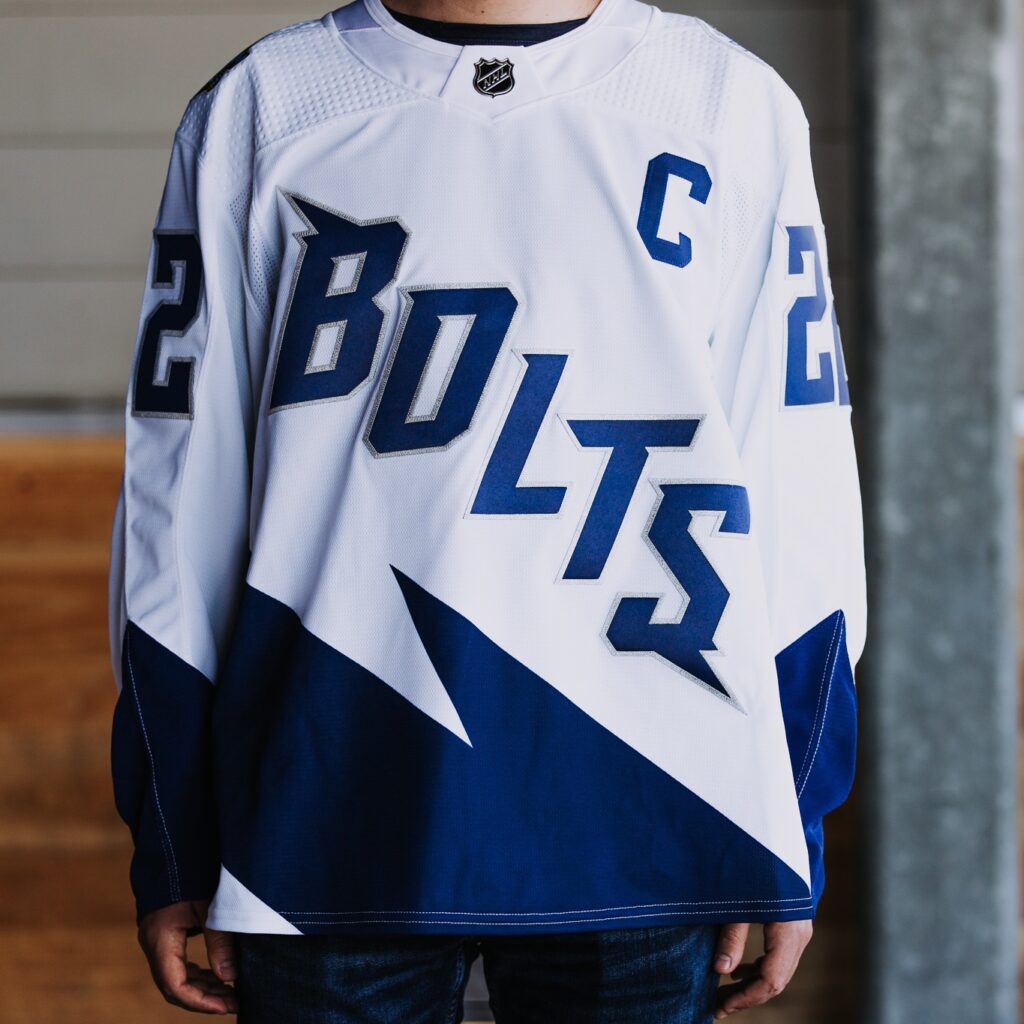 Lightning unveil new alternate jersey in loss to Blues