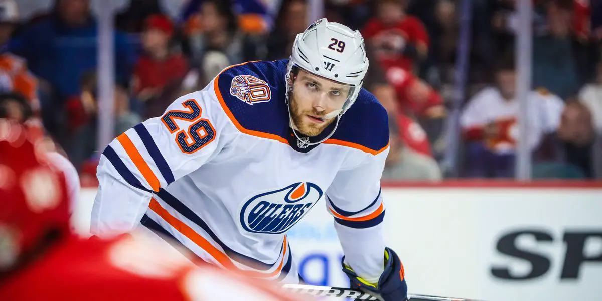 Leon Draisitl skating for the Edmonton Oilers