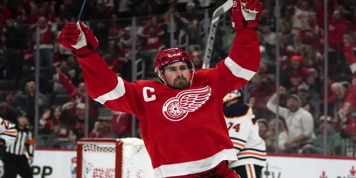 Detroit Red Wings Extend Larkin on 8-Year Contract Extension