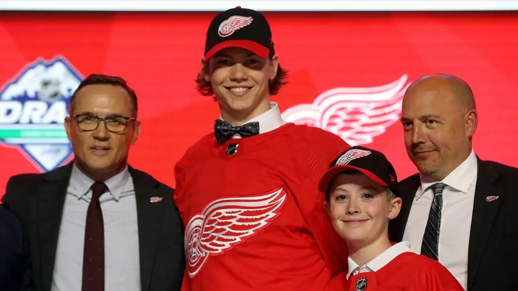 Red Wings loan top draft pick Moritz Seider to Mannheim during