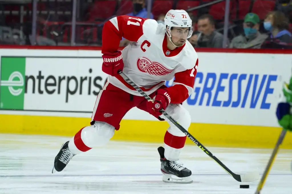 Dylan Larkin Agent 'Not Alarmed at All' About Negotiations