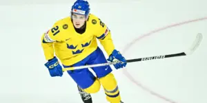 Leo Carlsson skating for Team Sweden