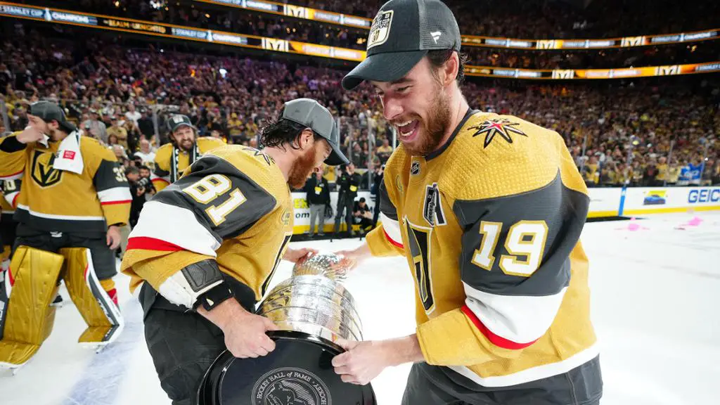 https://www.nhl.com/news/original-golden-knights-players-help-in-cup-clincher/c-344870876