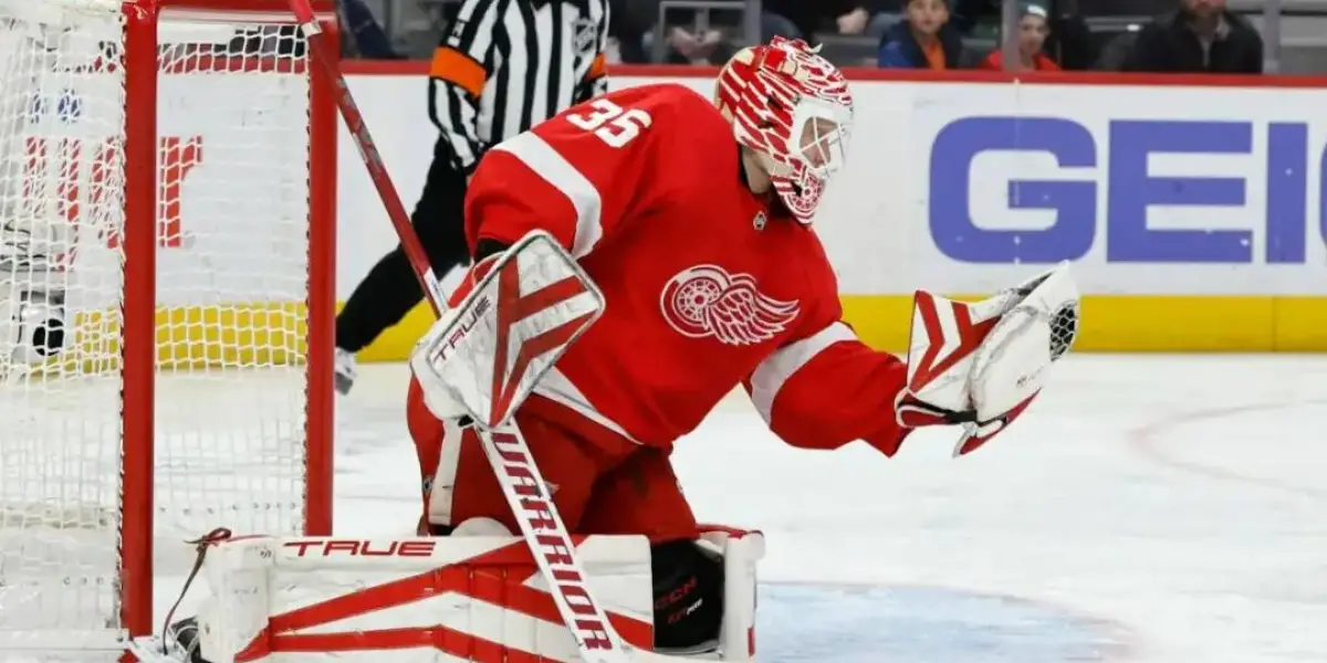 Red Wings sign Michael Rasmussen to three-year extension