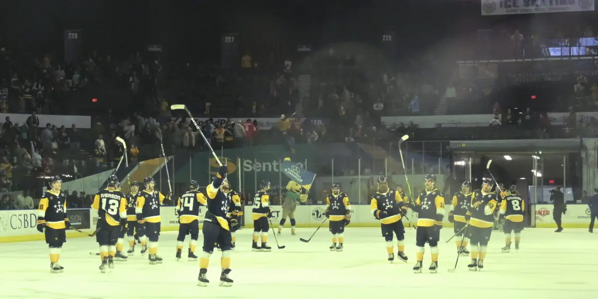 Admirals salute their home crowd after a game vs the South Carolina Stingrays