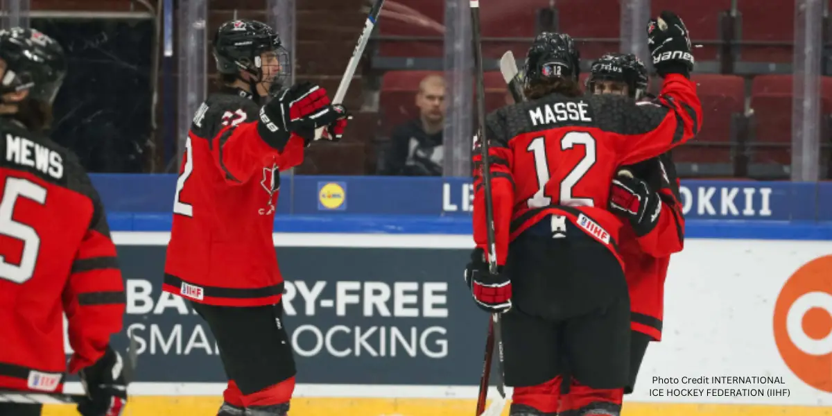 IIHF UA18 ceturtdaļfināla spēles kopsavilkums: Kanādas komanda pret Latvijas komandu |  05/02/2024