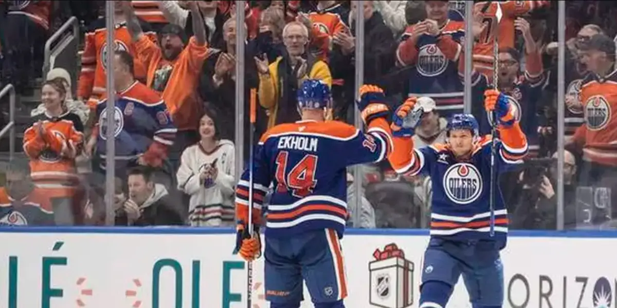 Edmonton Oilers skating