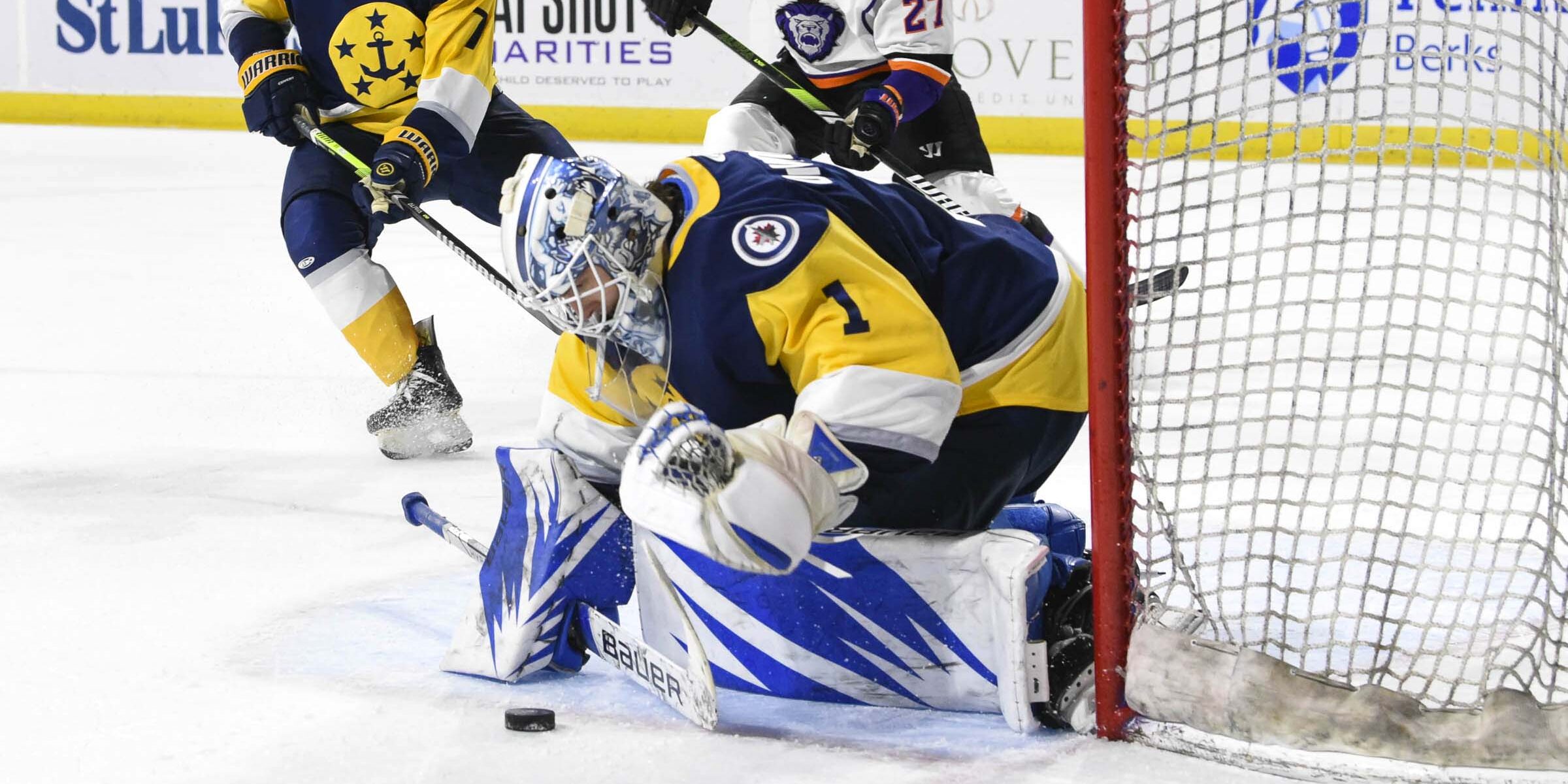 Domenic DiVincentiis in net for the Norfolk Admirals