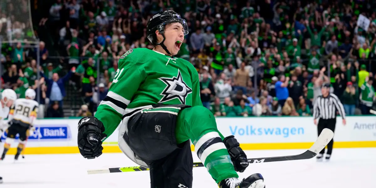 Jason Robertson skating for the Dallas Stars