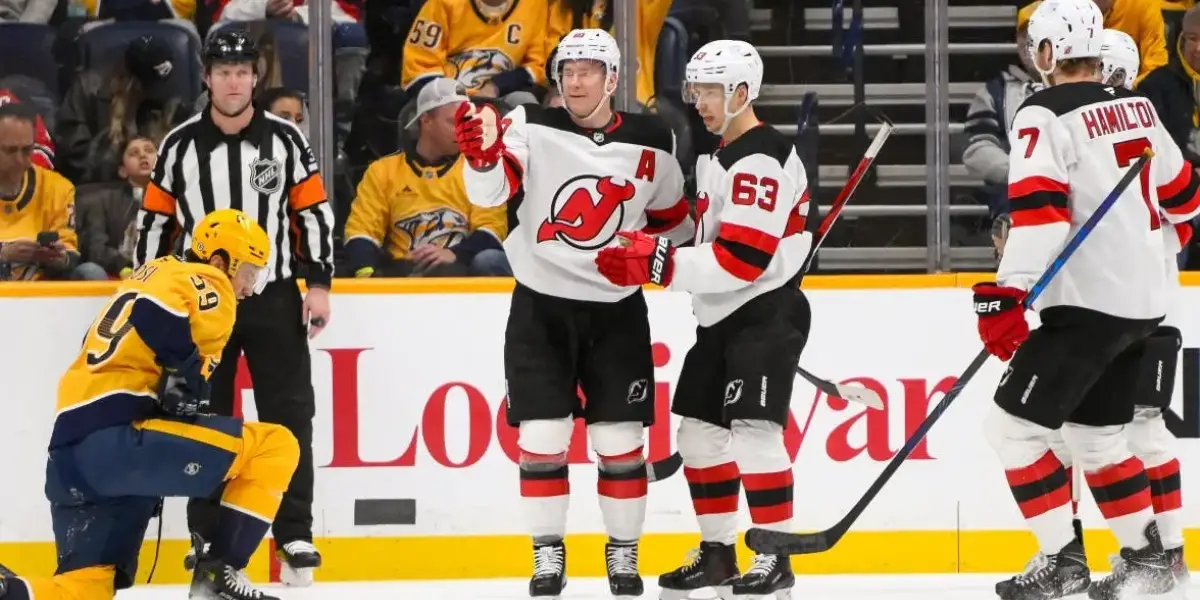 Ondrej Palat and his teammates celebrate a first-period goal against the Nashville Predators.