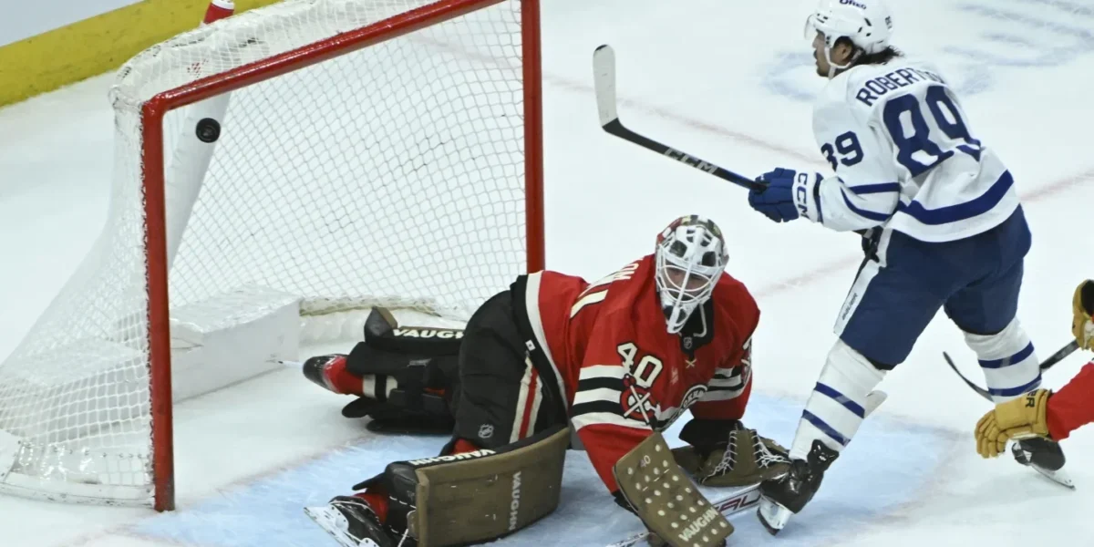 Nick Roberston scoring on the Chicago Blackhawks