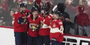 Jesper Boqvist celebrates his goal with his teammates.