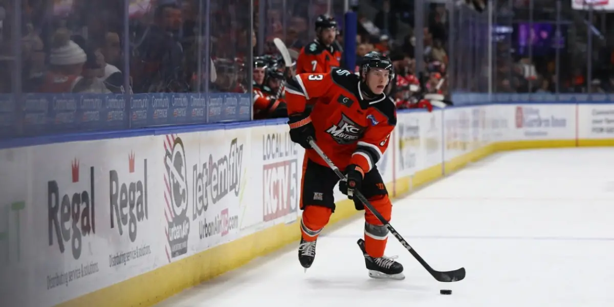 AHL: Coachella Valley Firebirds Re-Sign Charlie Wright