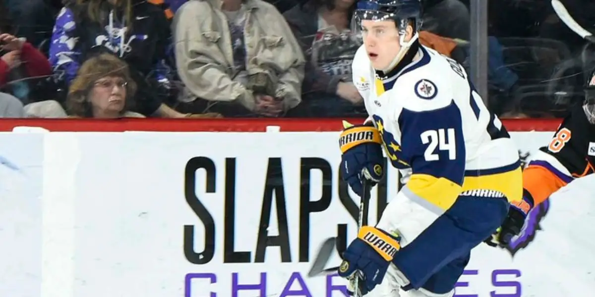 AHL: Lehigh Valley Phantoms Sign Carson Golder