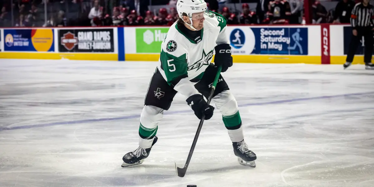 AHL: Texas Stars Extend 24-Year-Old Defenseman