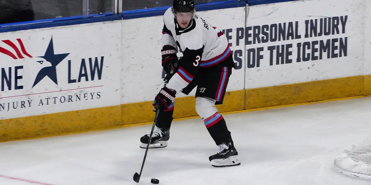 AHL: Lehigh Valley Phantoms Sign Carter Berger